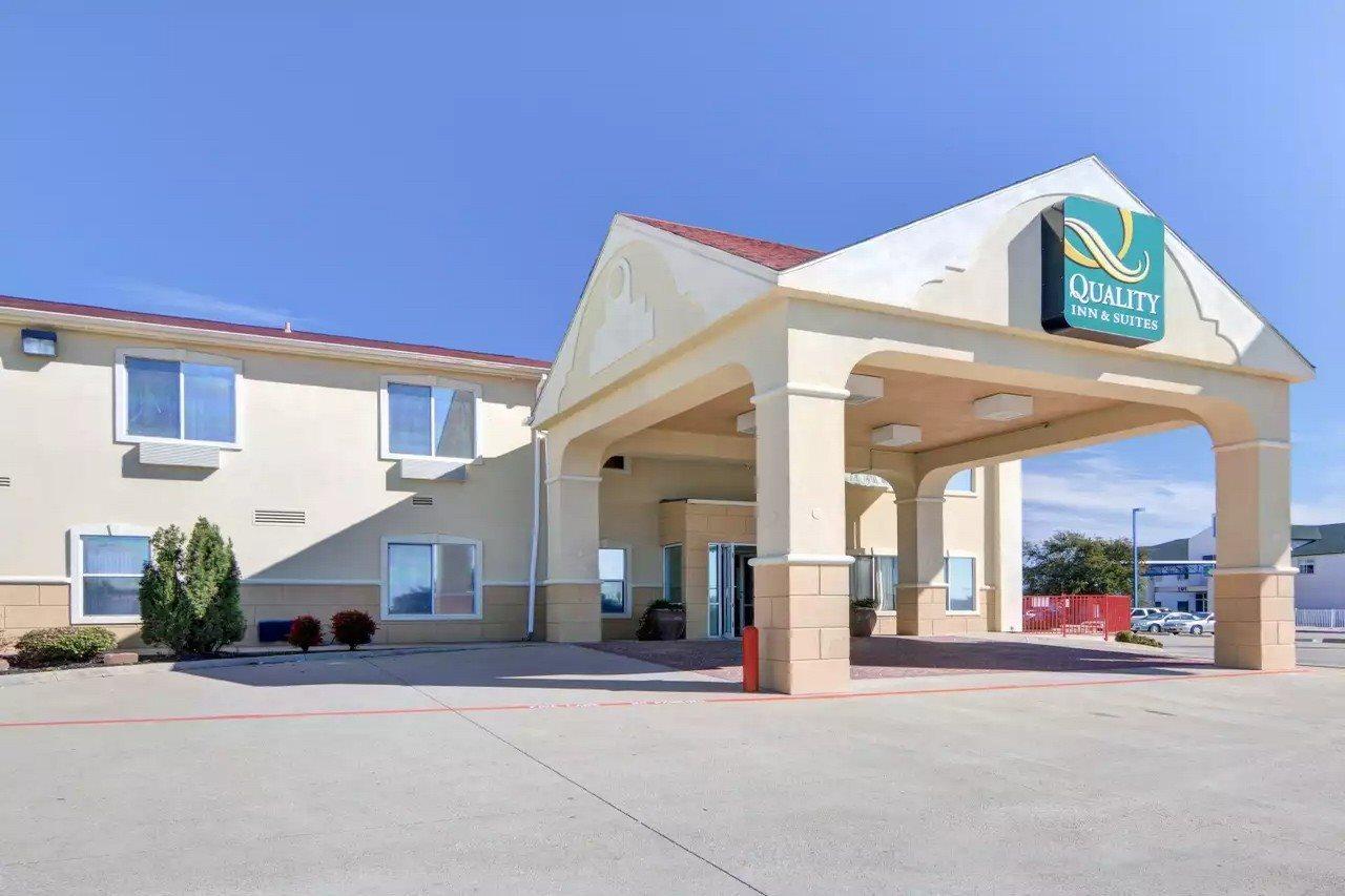 Quality Inn & Suites Terrell Exterior photo
