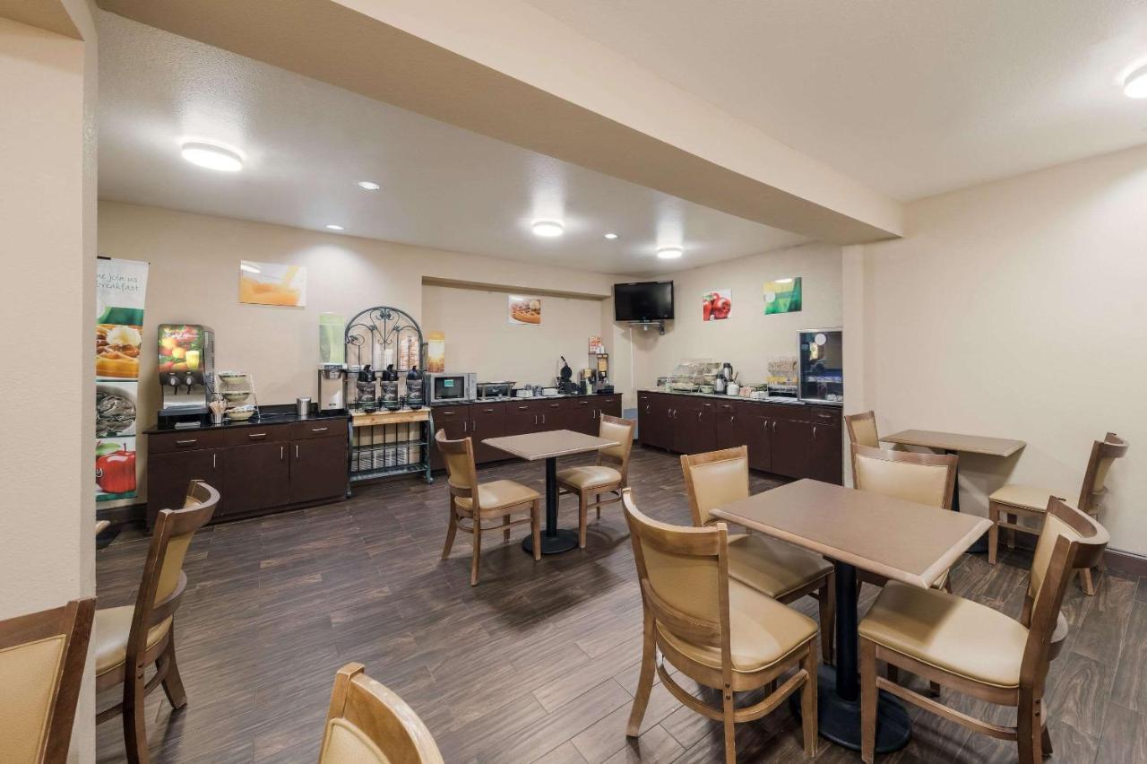 Quality Inn & Suites Terrell Exterior photo