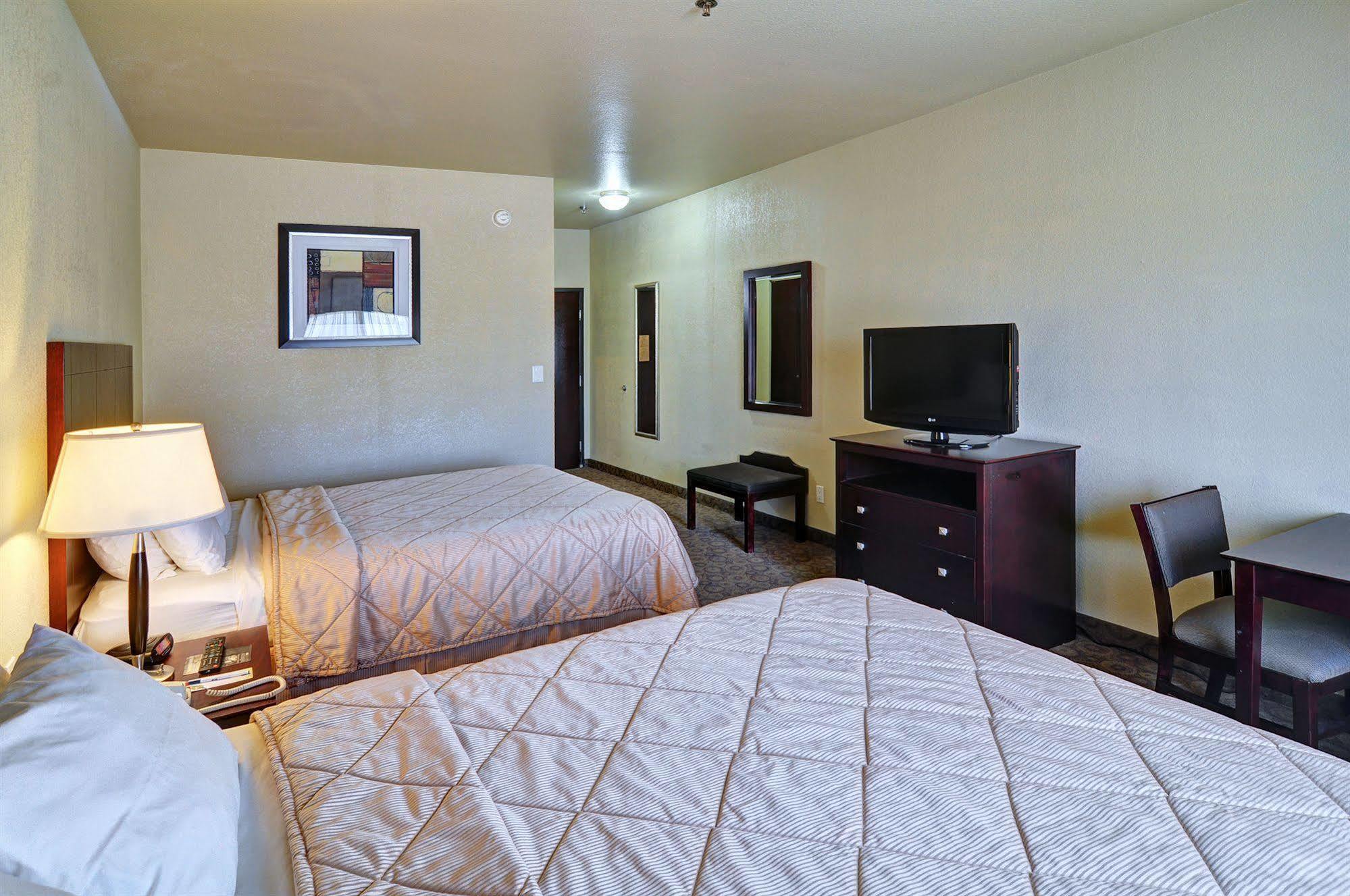 Quality Inn & Suites Terrell Exterior photo
